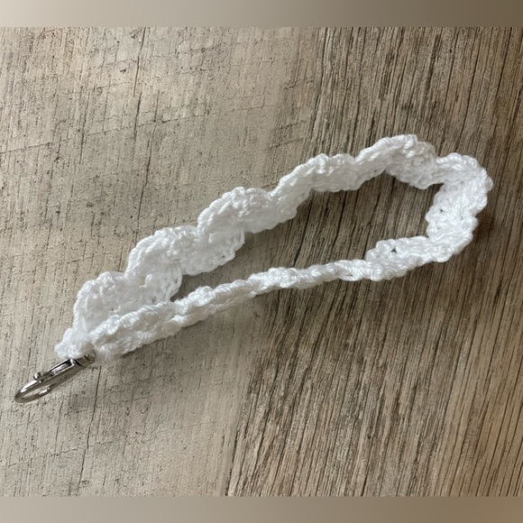 HANDMADE by ME 🤍Crochet WHITE Wristlet Strap with Silver Clip 🤍 - Picture 2 of 5